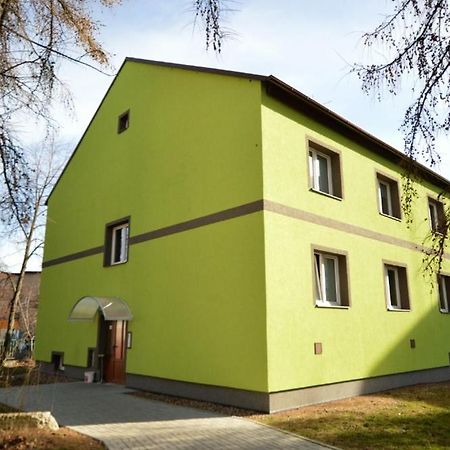 Apartmany - Skolni Chomutov Kültér fotó