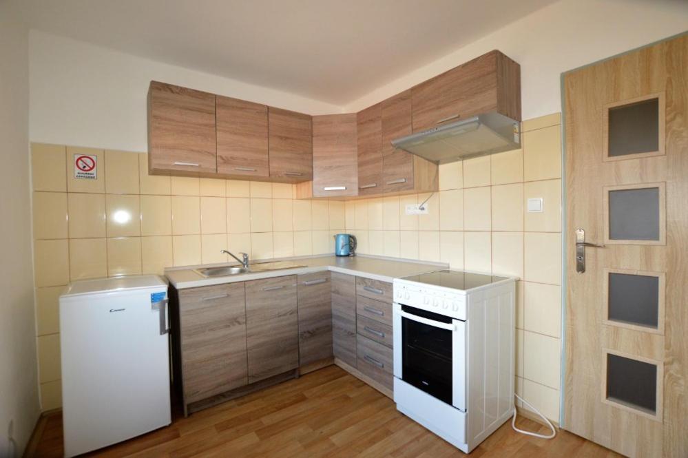 Apartmany - Skolni Chomutov Kültér fotó