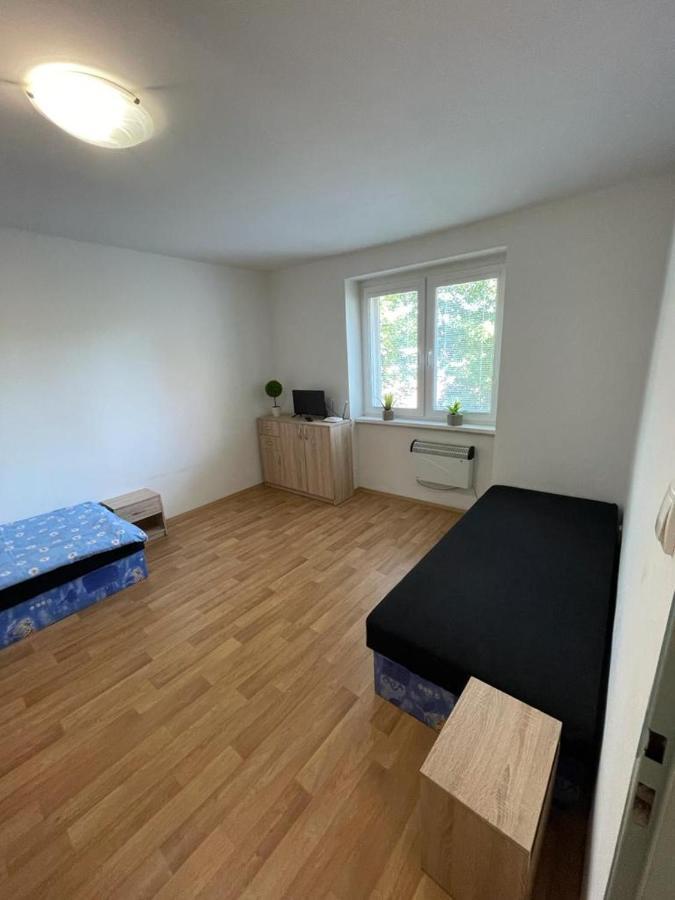 Apartmany - Skolni Chomutov Kültér fotó