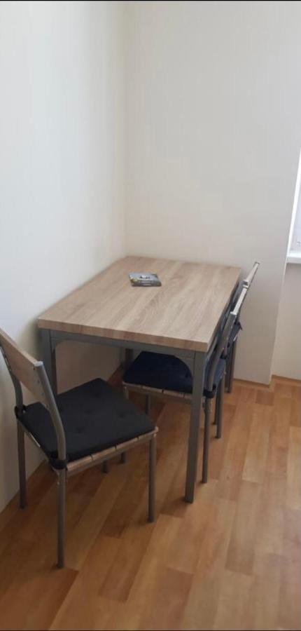 Apartmany - Skolni Chomutov Kültér fotó