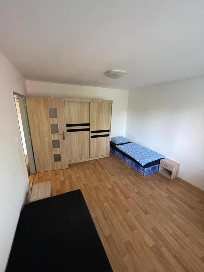 Apartmany - Skolni Chomutov Kültér fotó