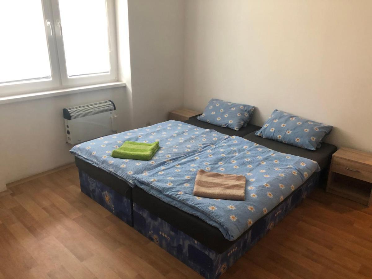Apartmany - Skolni Chomutov Kültér fotó